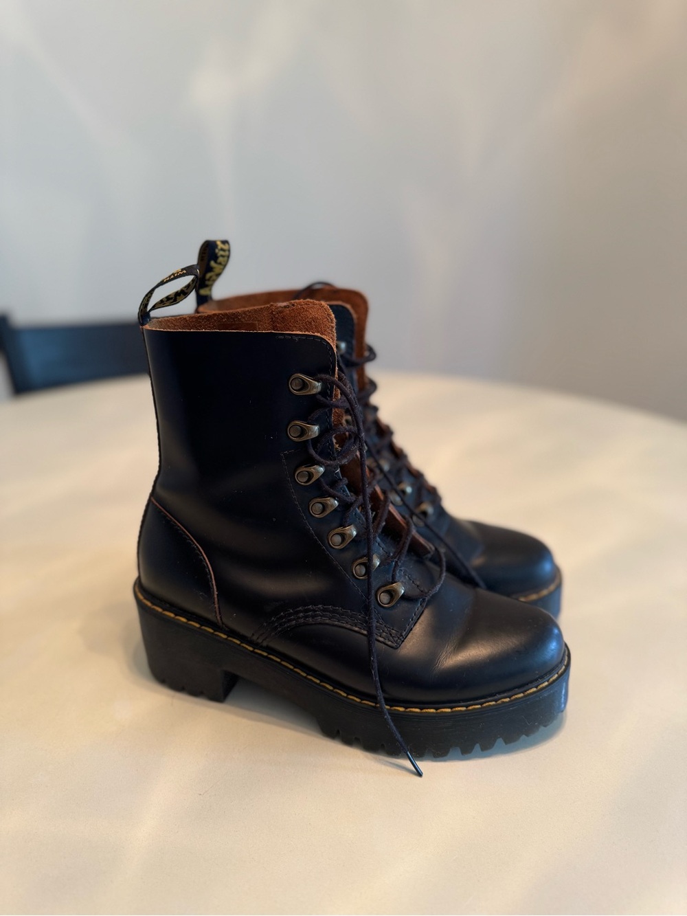 [SOLD OUT] Dr. Martens Leona Women’s Vintage Smooth Leather Heeled Boots